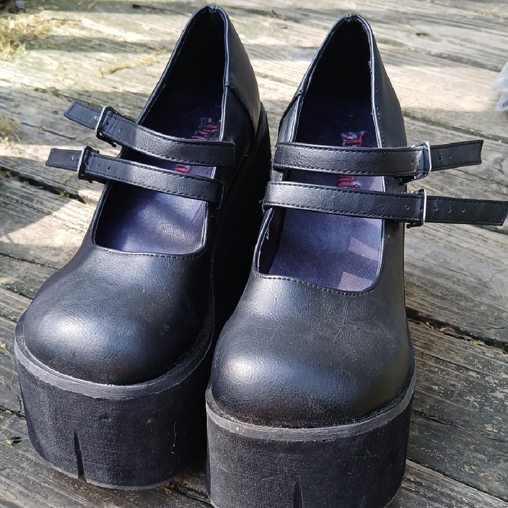 Demonia kera 08 shoes